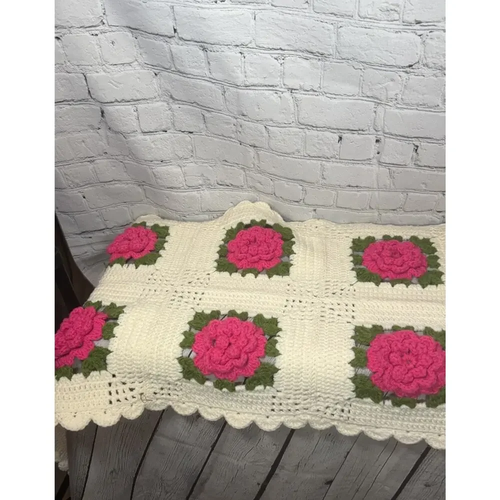 Vintage Handmade‎ Crocheted Rose Sofa Runner Afghan Cream King Bed Boho Decor 3D